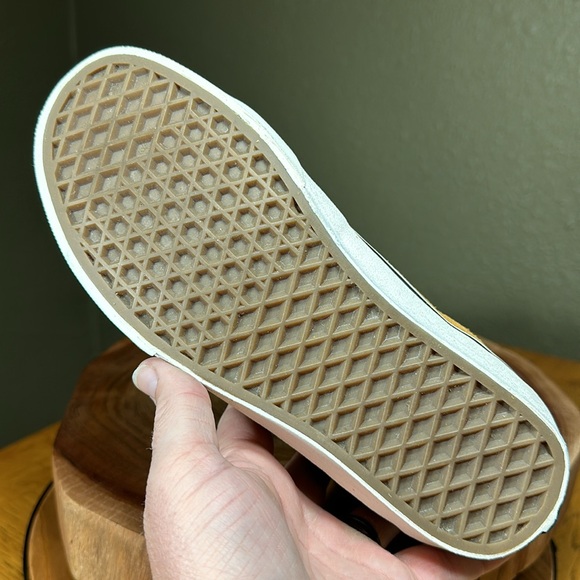 VANS Suede Sk8-Hi Skate Shoe - Wheat / Black - Picture 11 of 16